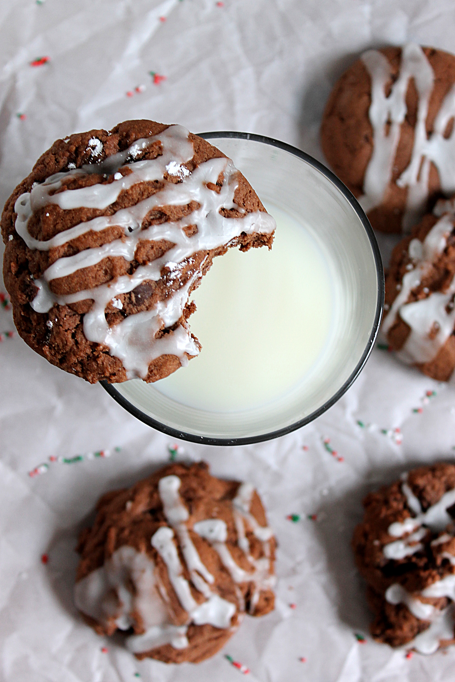 Double Chocolate Peppermint Glazed Cookies #cookies #peppermint #chocolate