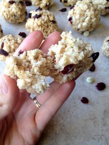 Cinnamon, White Chocolate, and Cranberry Rice Krispies | Fabtastic Eats
