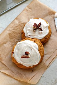 Mini Pumpkin Cakes with Maple Cream Cheese Frosting | Fabtastic Eats