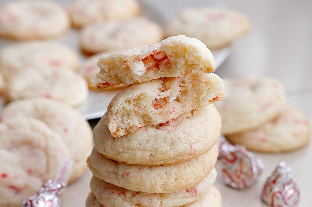 Peppermint Kiss Lemon Sugar Cookies | Fabtastic Eats
