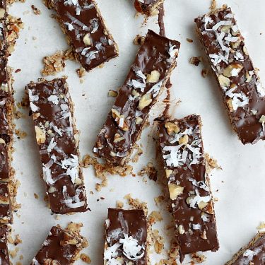 Dark Chocolate Coconut Granola Bars (Healthy!) | Fabtastic Eats