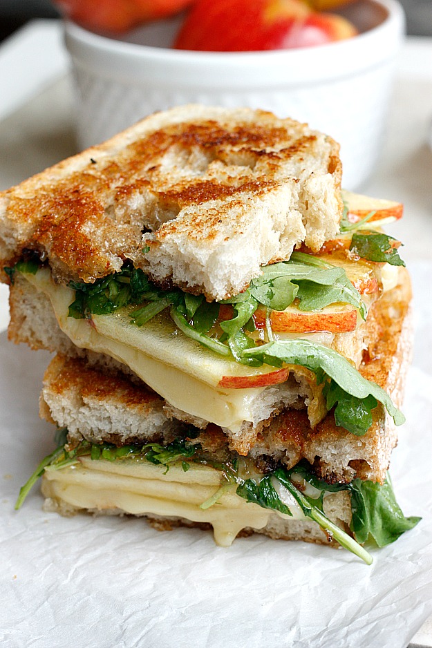 Spicy Apple Cheddar Grilled Cheese | Fabtastic Eats