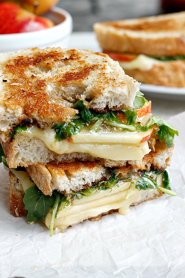 Spicy Apple Cheddar Grilled Cheese | Fabtastic Eats