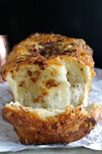 Bacon and Cheddar Pull Apart Bread | Fabtastic Eats
