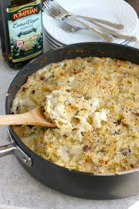 Skilet Bacon and Roasted Garlic Mac and Cheese | Fabtastic Eats