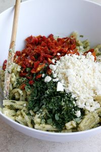 Creamy Pesto & Sundried Tomato Pasta Salad